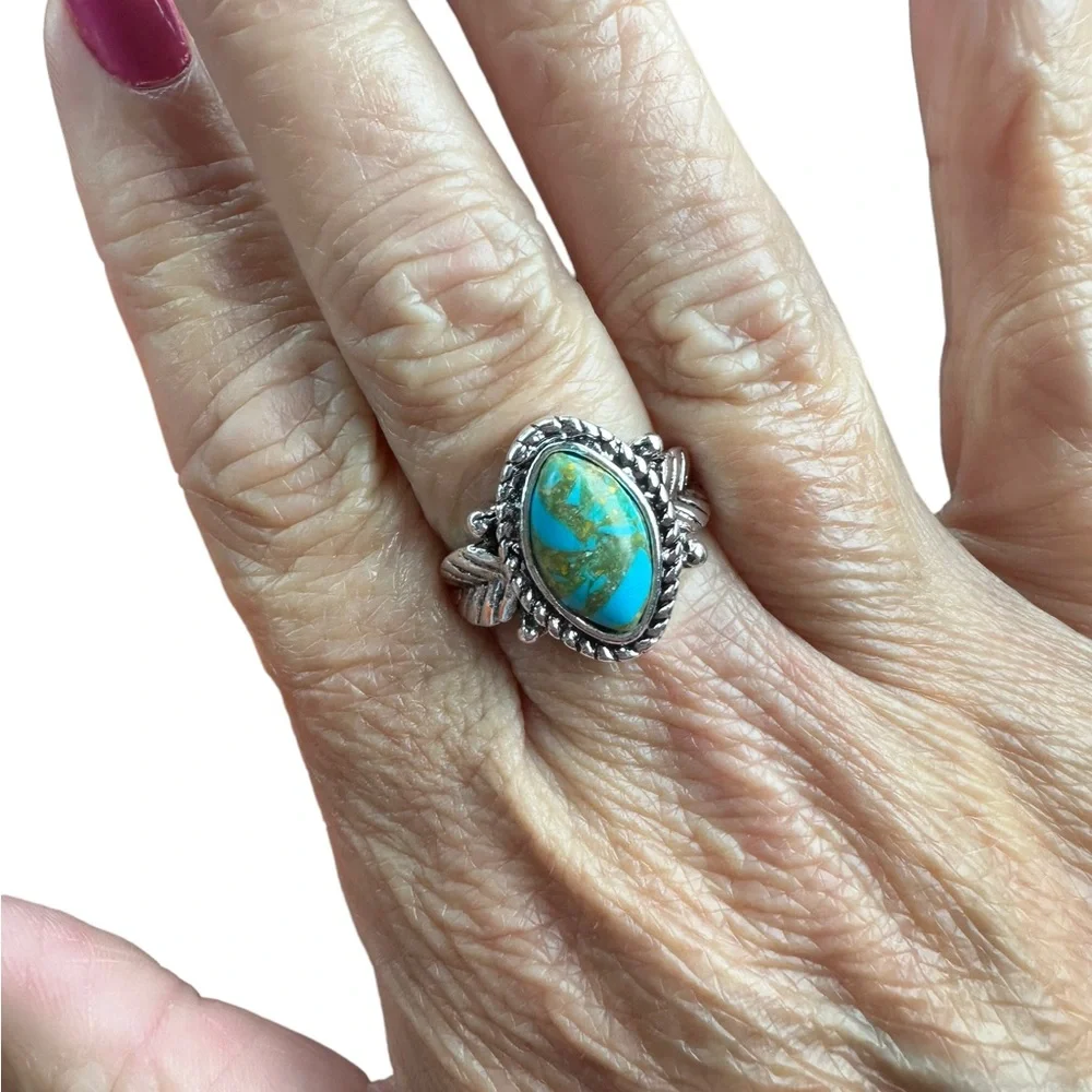 Vintage Style Leaf and Turquoise Ring